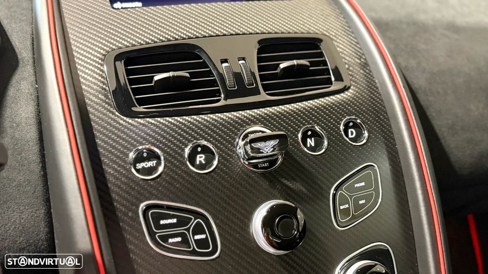 Aston Martin Vantage Coupe - 39