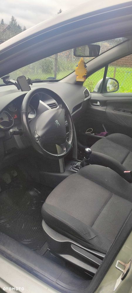Peugeot 207 - 7