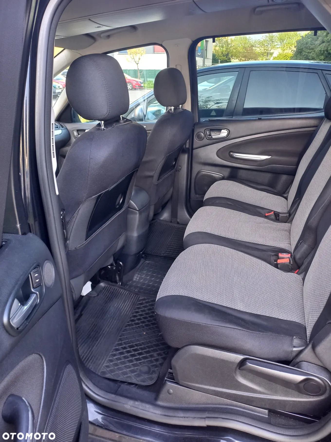 Ford Galaxy - 14