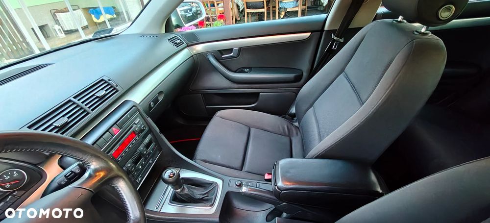 Audi A4 Limousine - 10