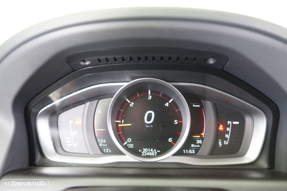 Volvo XC 60 2.0 D3 Momentum Geartronic - 26