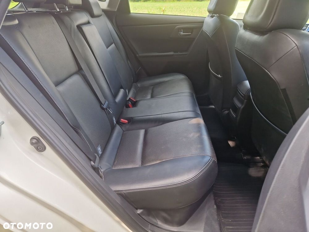 Toyota Auris - 13