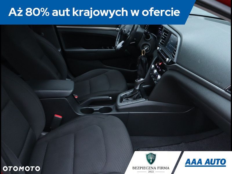 Hyundai Elantra - 10