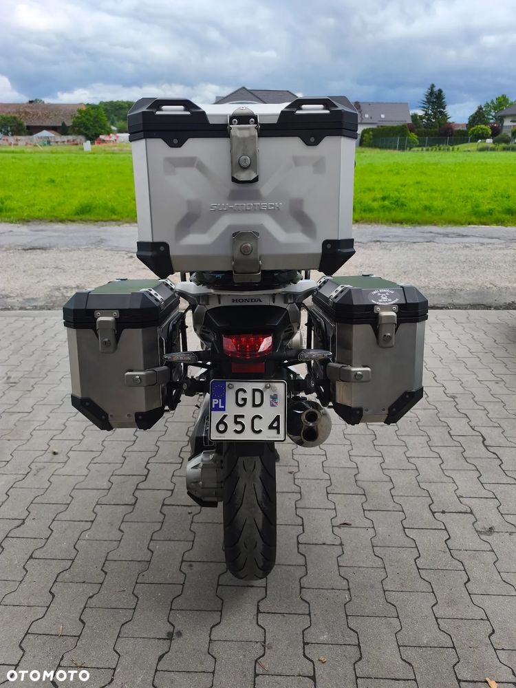 Honda VFR - 16