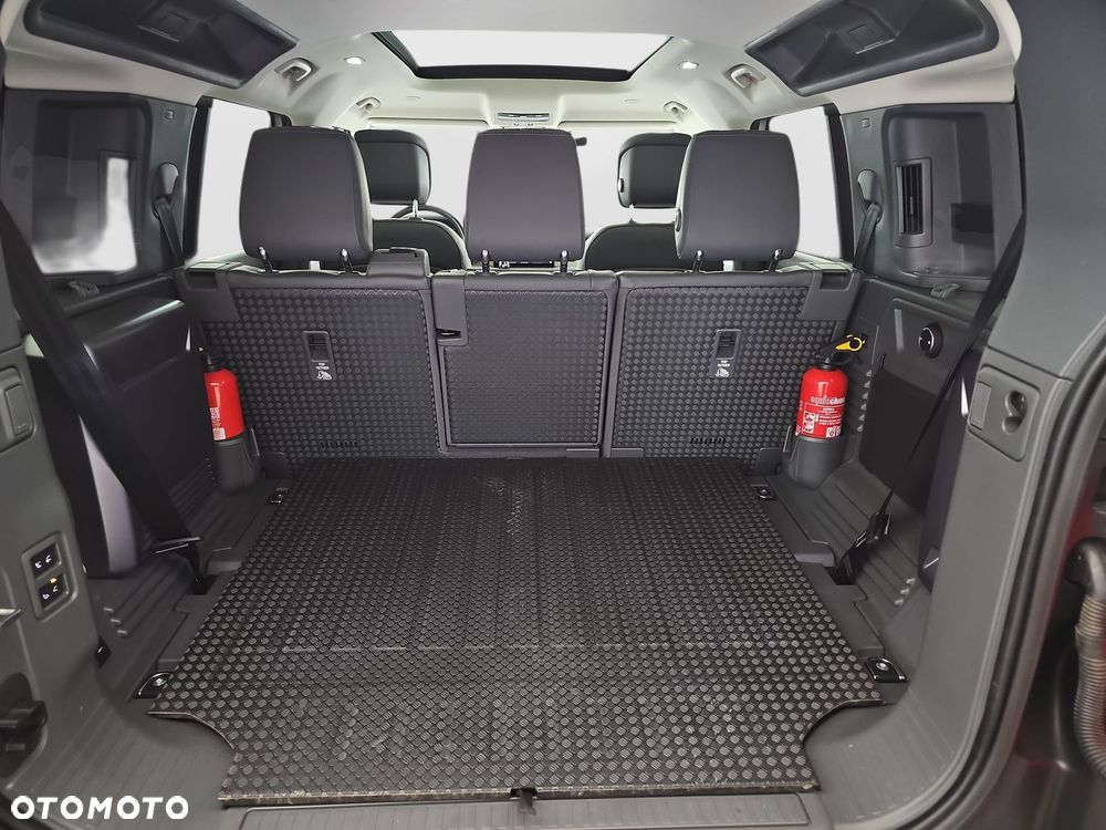 Land Rover Defender 3.0 D300 mHEV X-Dynamic HSE - 36