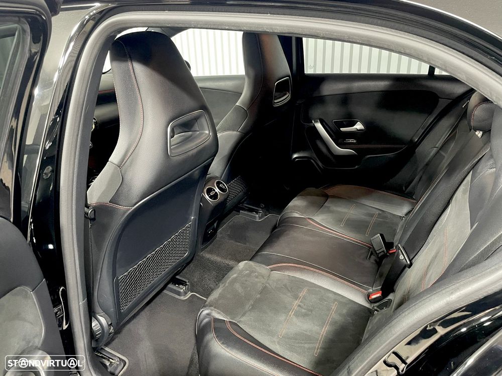 Mercedes-Benz A 250 e AMG Line - 16