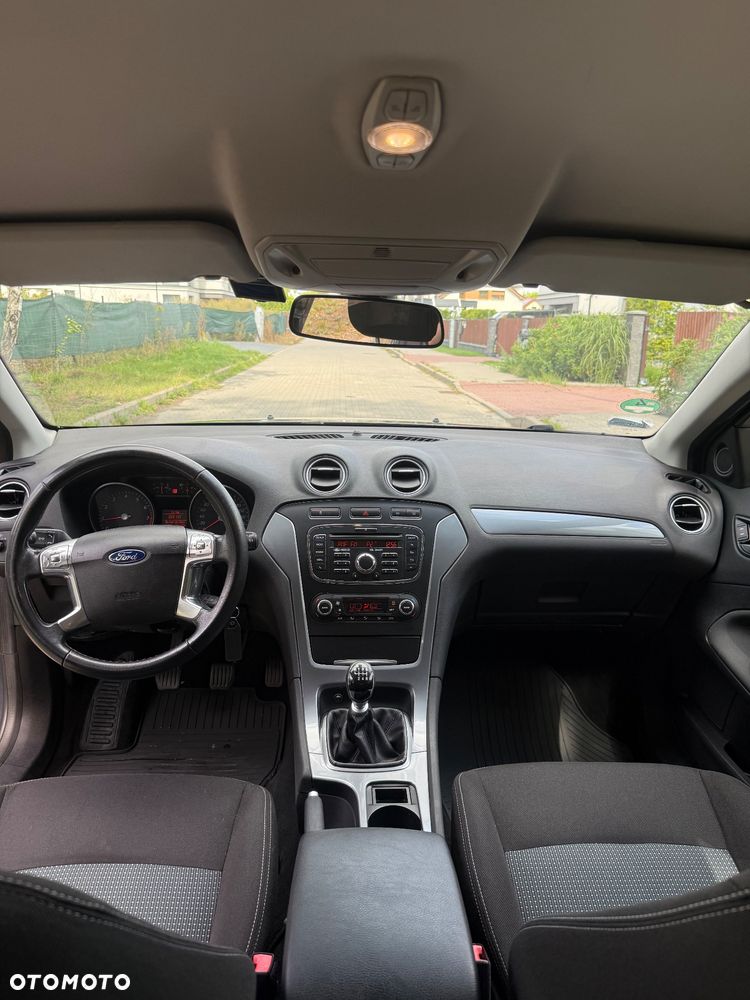 Ford Mondeo 1.6 T Ambiente - 12