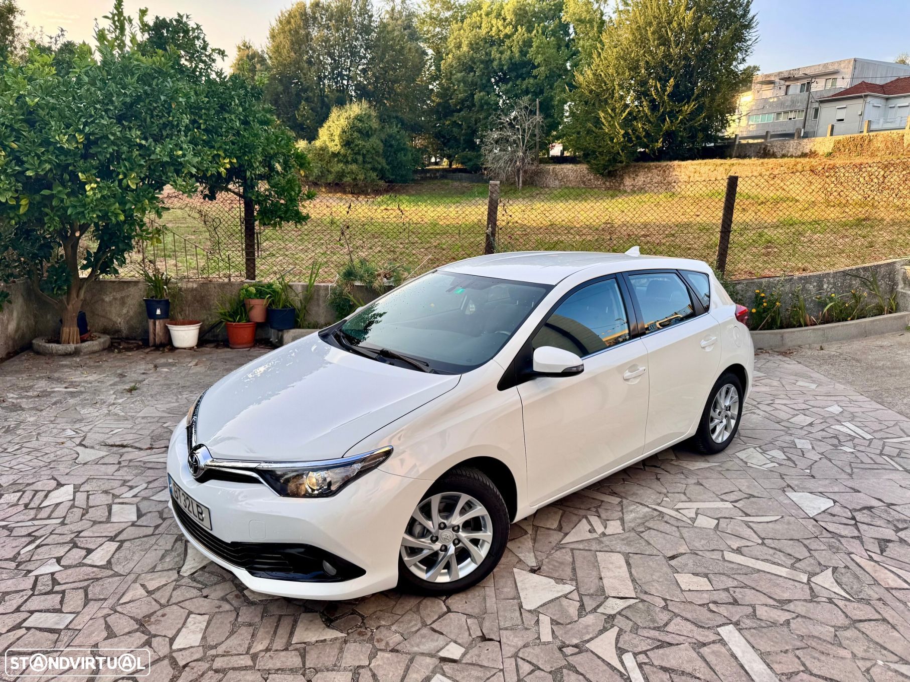 Toyota Auris 1.2T Exclusive - 1