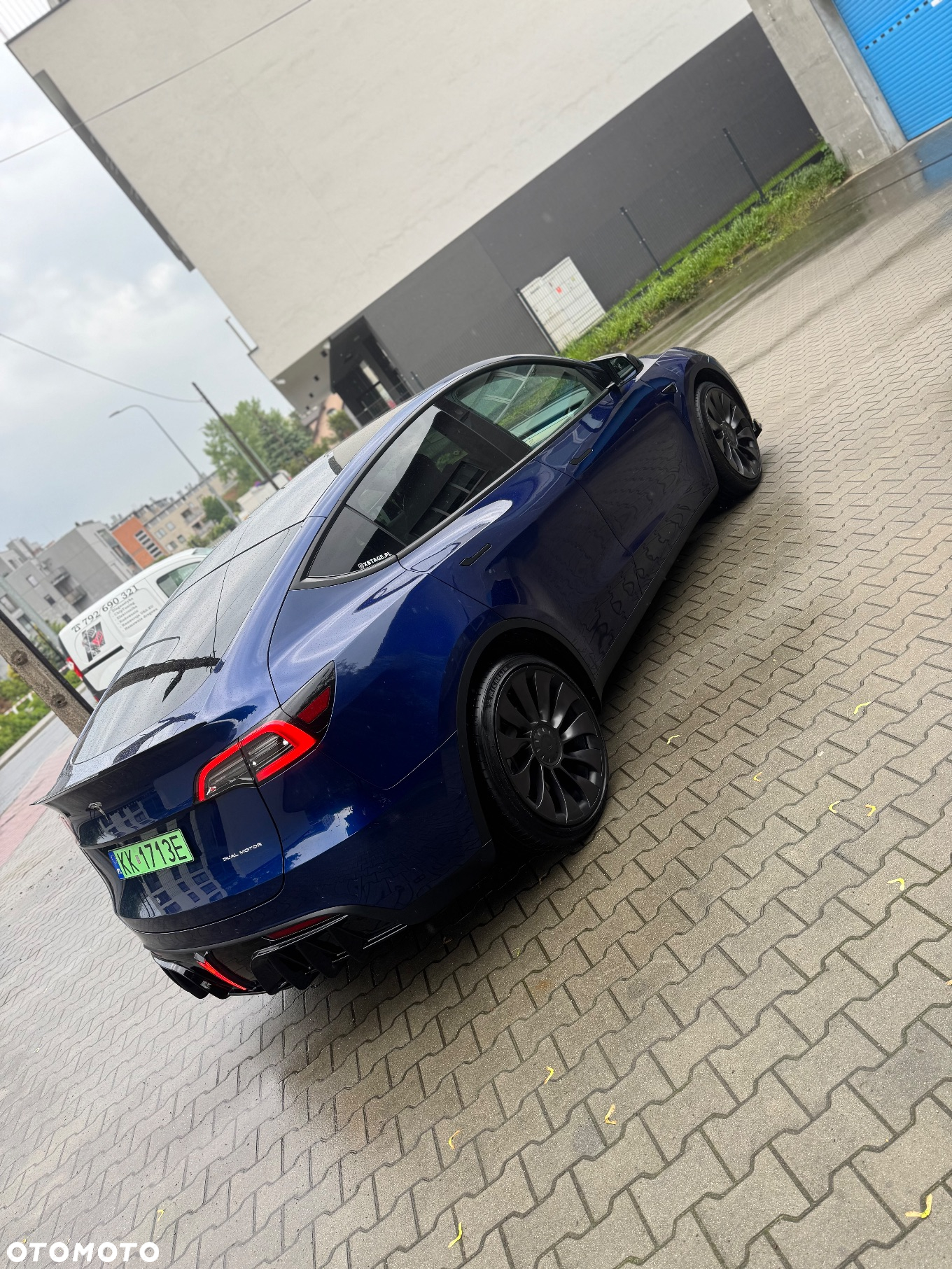 Tesla Y - 7