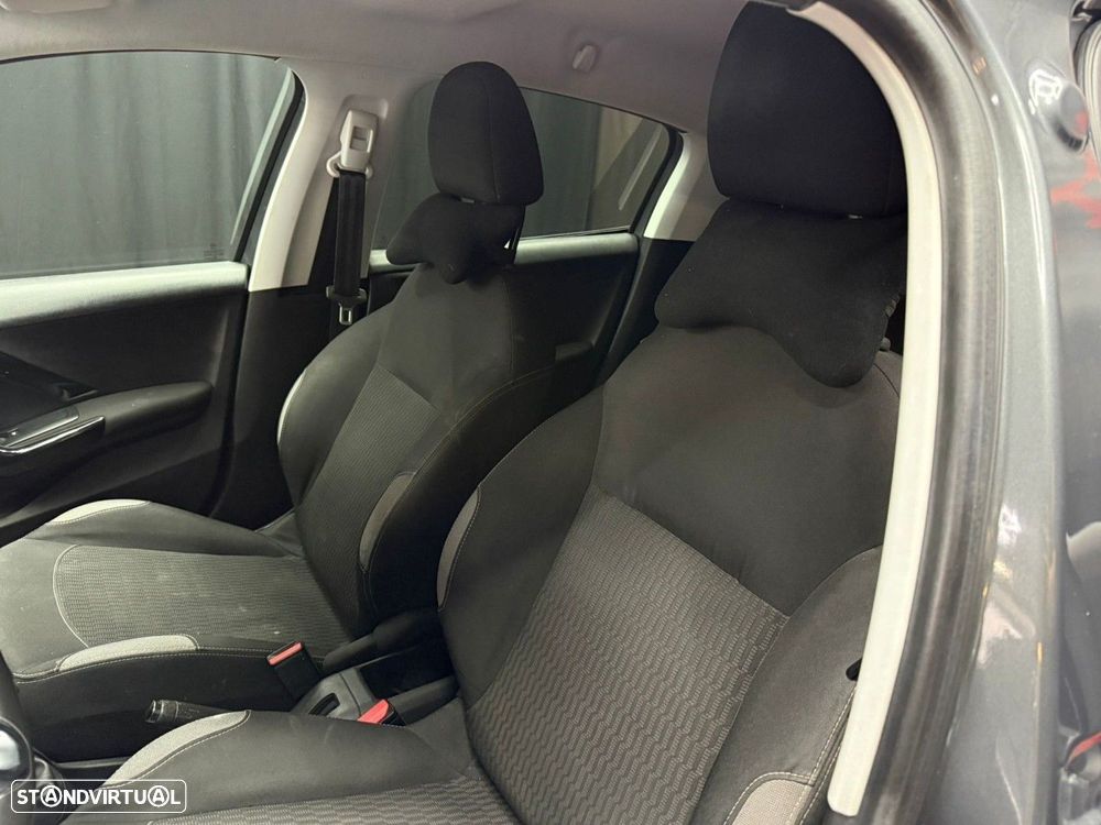 Peugeot 208 1.2 PureTech Style - 9