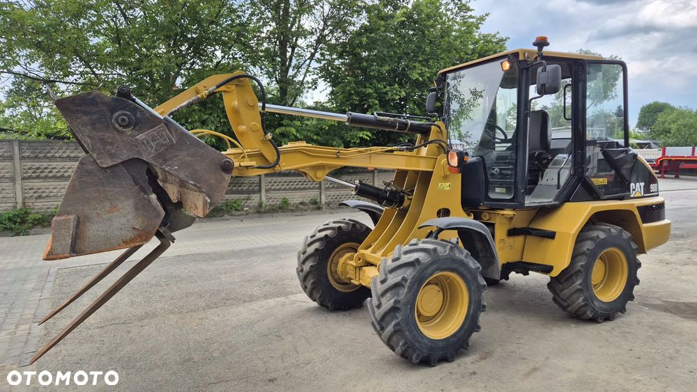 Caterpillar 908 - 1