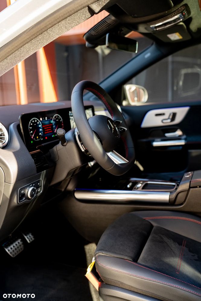 Mercedes-Benz GLA 200 mHEV AMG Line 7G-DCT - 11