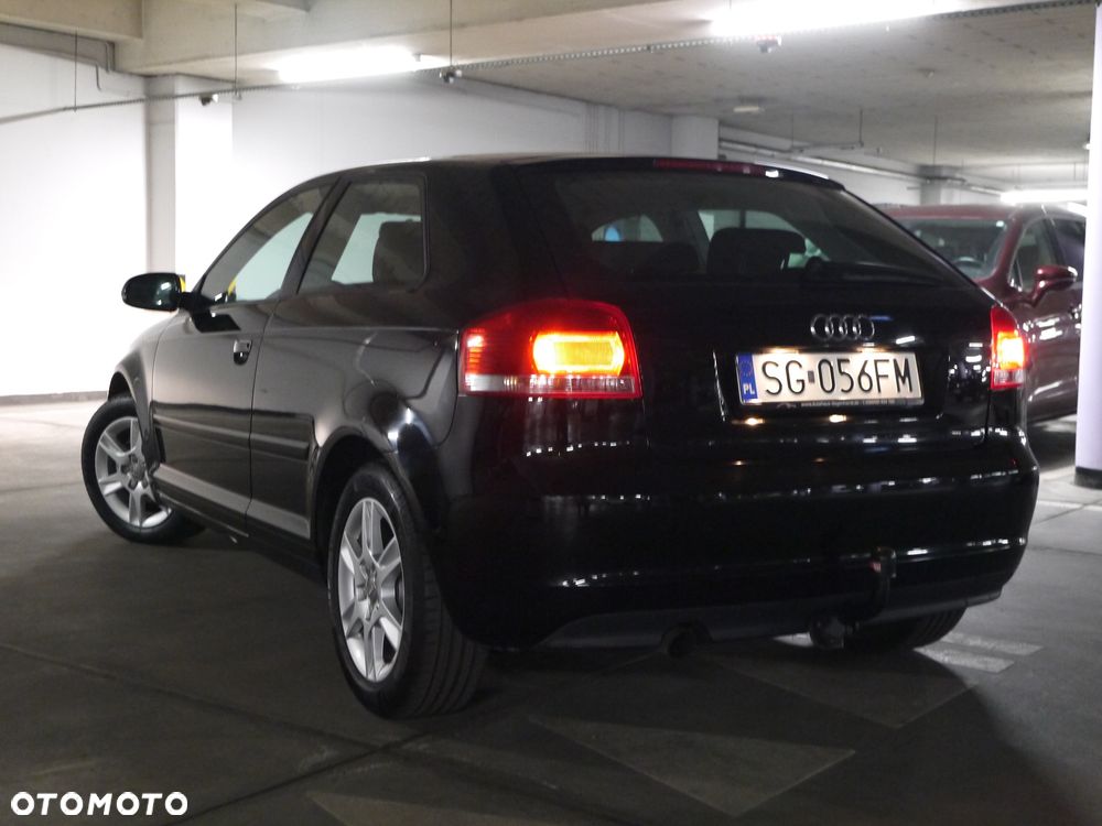 Audi A3 3-drzwiowe 1.6 Attraction - 37