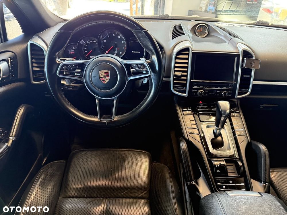 Porsche Cayenne - 21