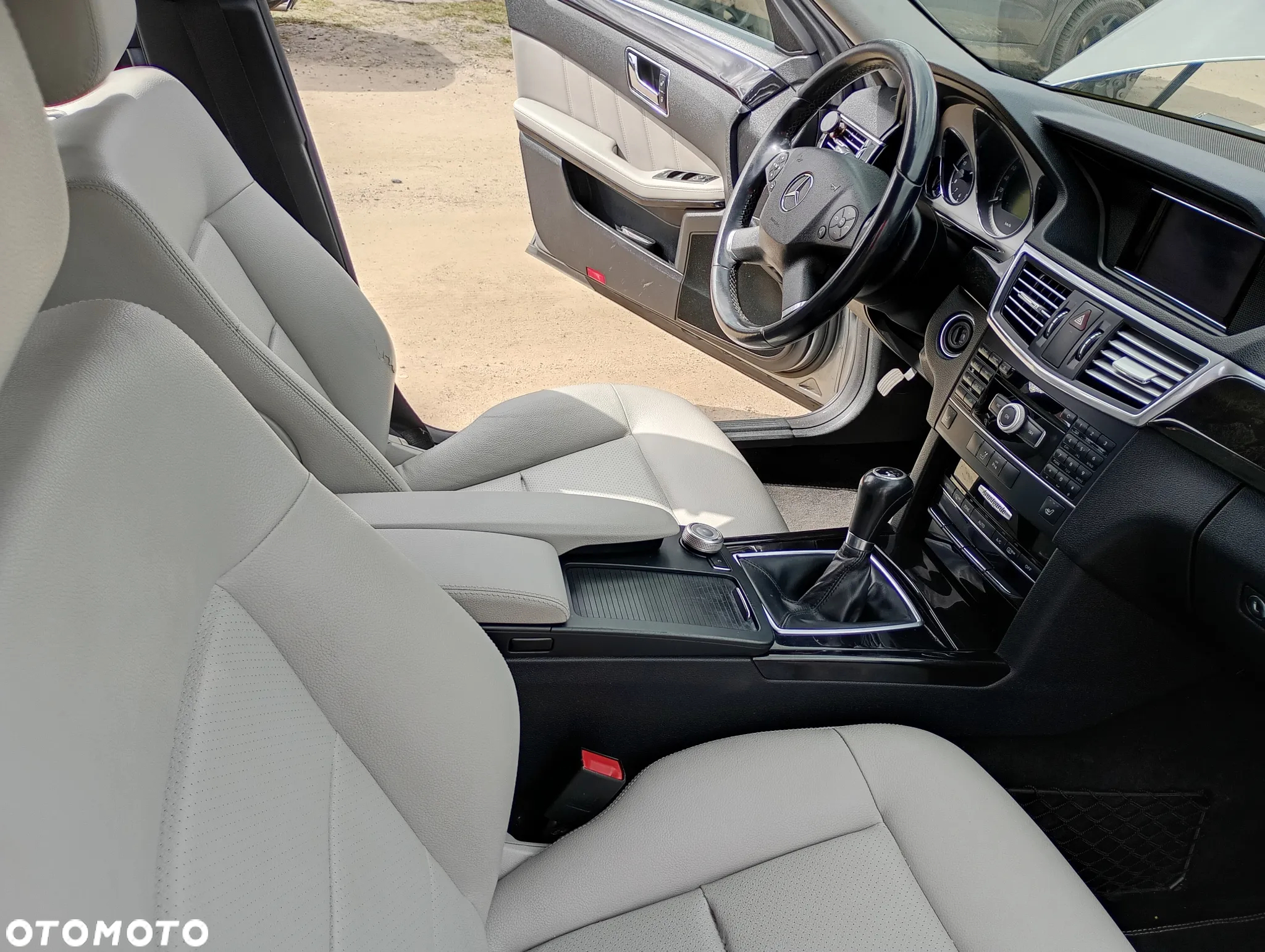 Mercedes-Benz Klasa E 200 CDI Avantgarde - 26