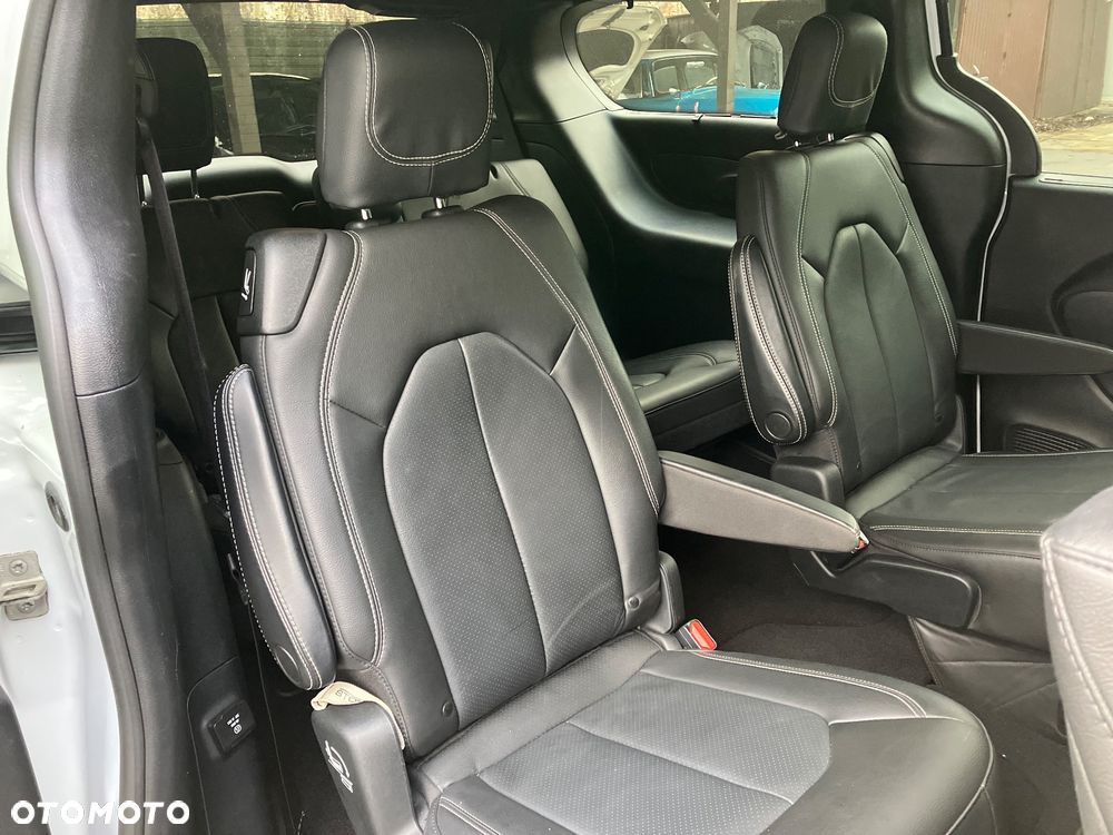 Chrysler Pacifica - 19