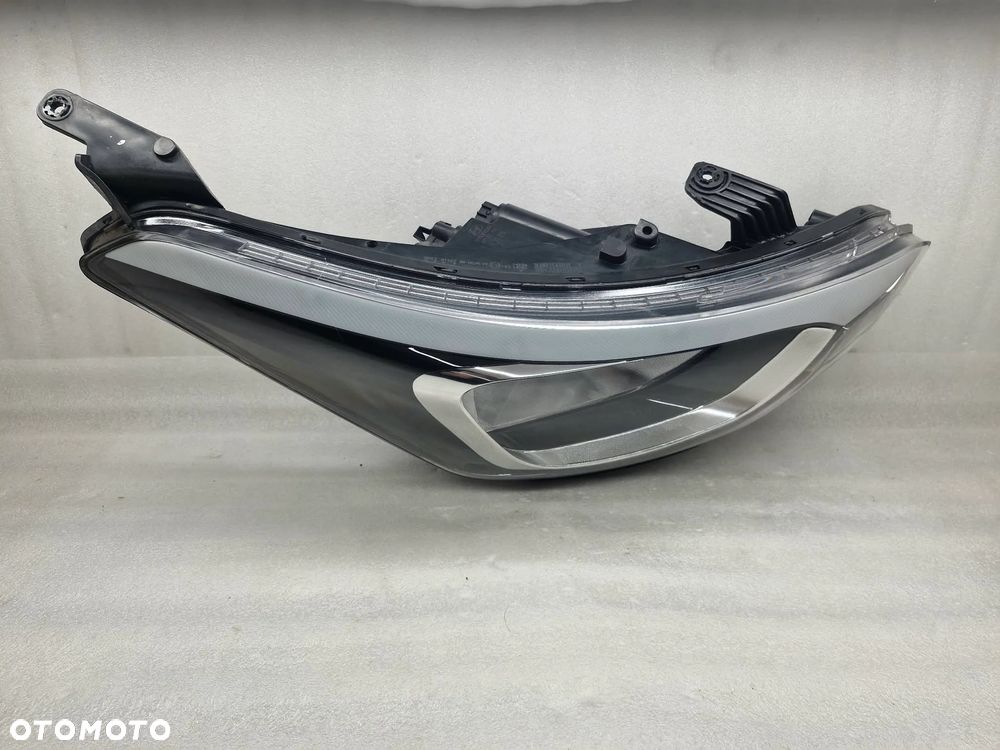 HYUNDAI I20 II  LAMPA PRAWA PRZÓD 92102-C8 - 5