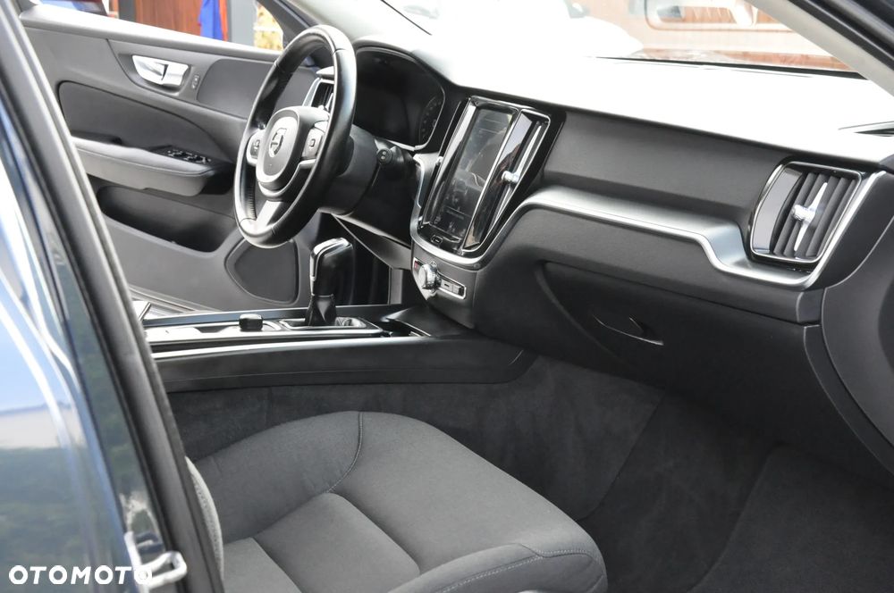 Volvo V60 D3 SCR Momentum - 29