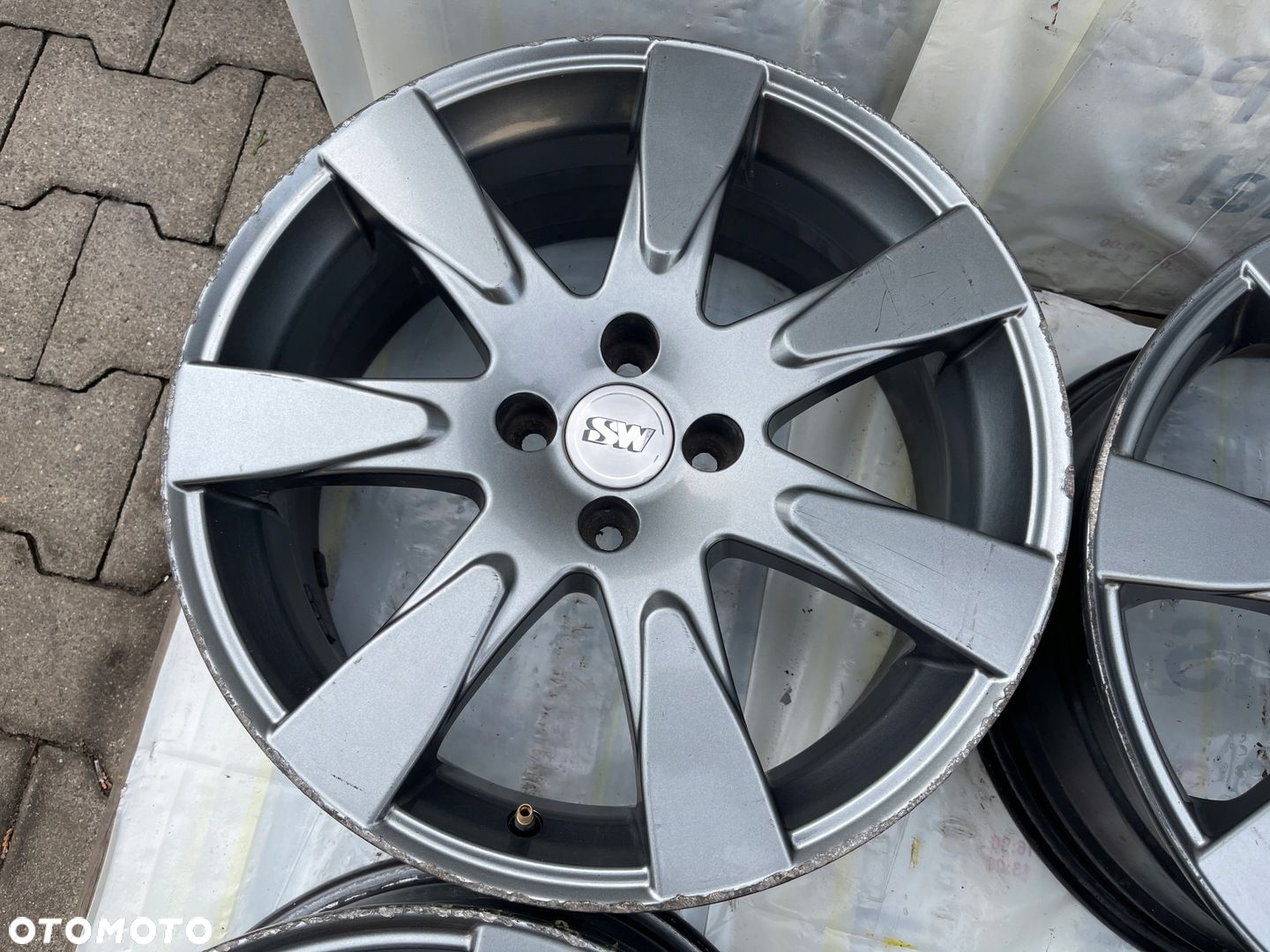 Felgi RVS 4x100 17 7J ET42 201 - 5