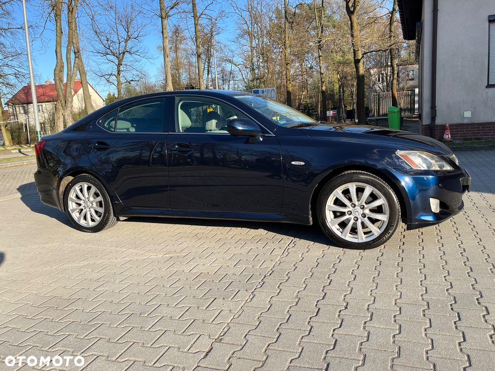 Lexus IS 250 Prestige - 9