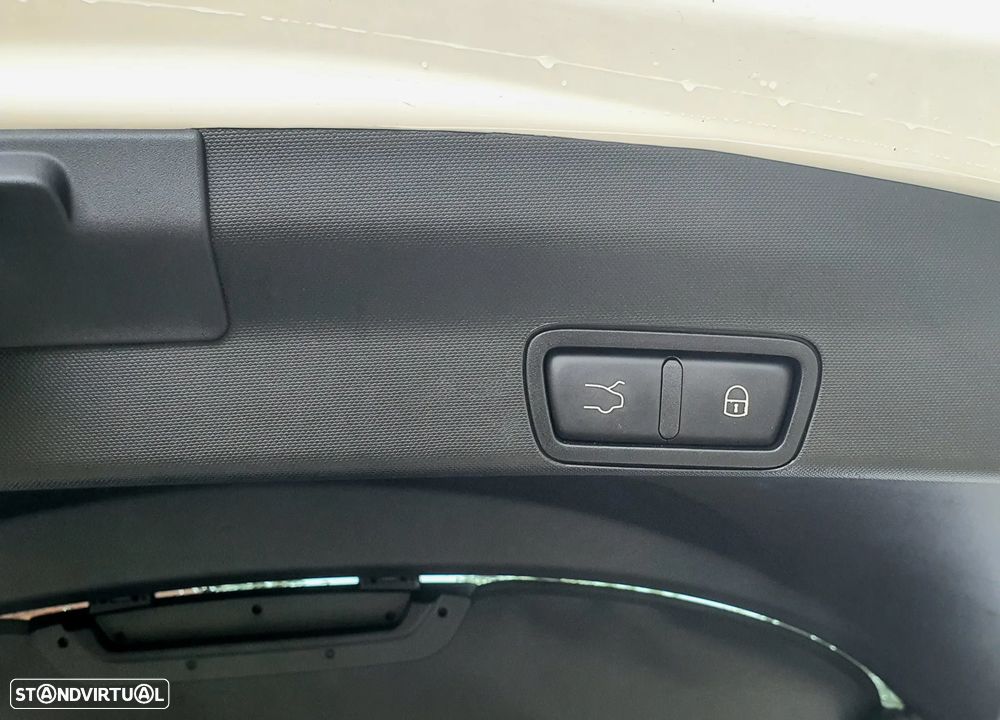 Alfa Romeo Stelvio 2.2 D B-Tech AT8 - 19