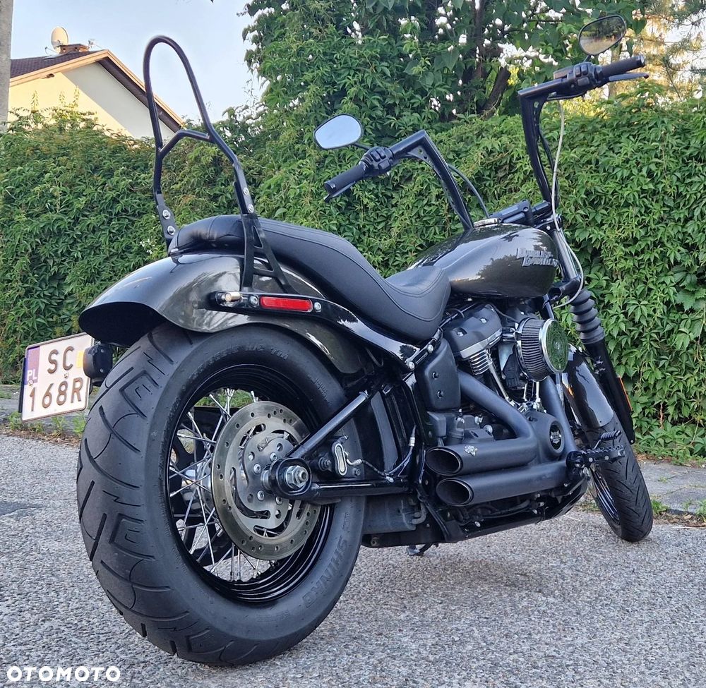 Harley-Davidson Dyna Street Bob - 40