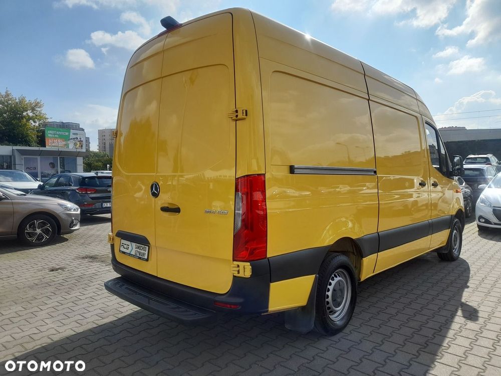 Mercedes-Benz Sprinter - 2