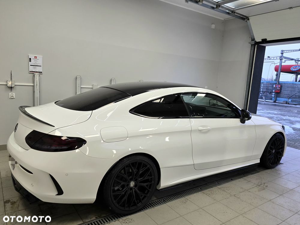 Mercedes-Benz Klasa C 220 d 4Matic 9G-TRONIC - 36