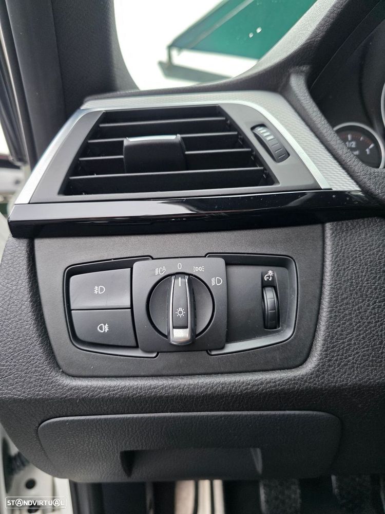 BMW 320 d Touring Pack M - 13