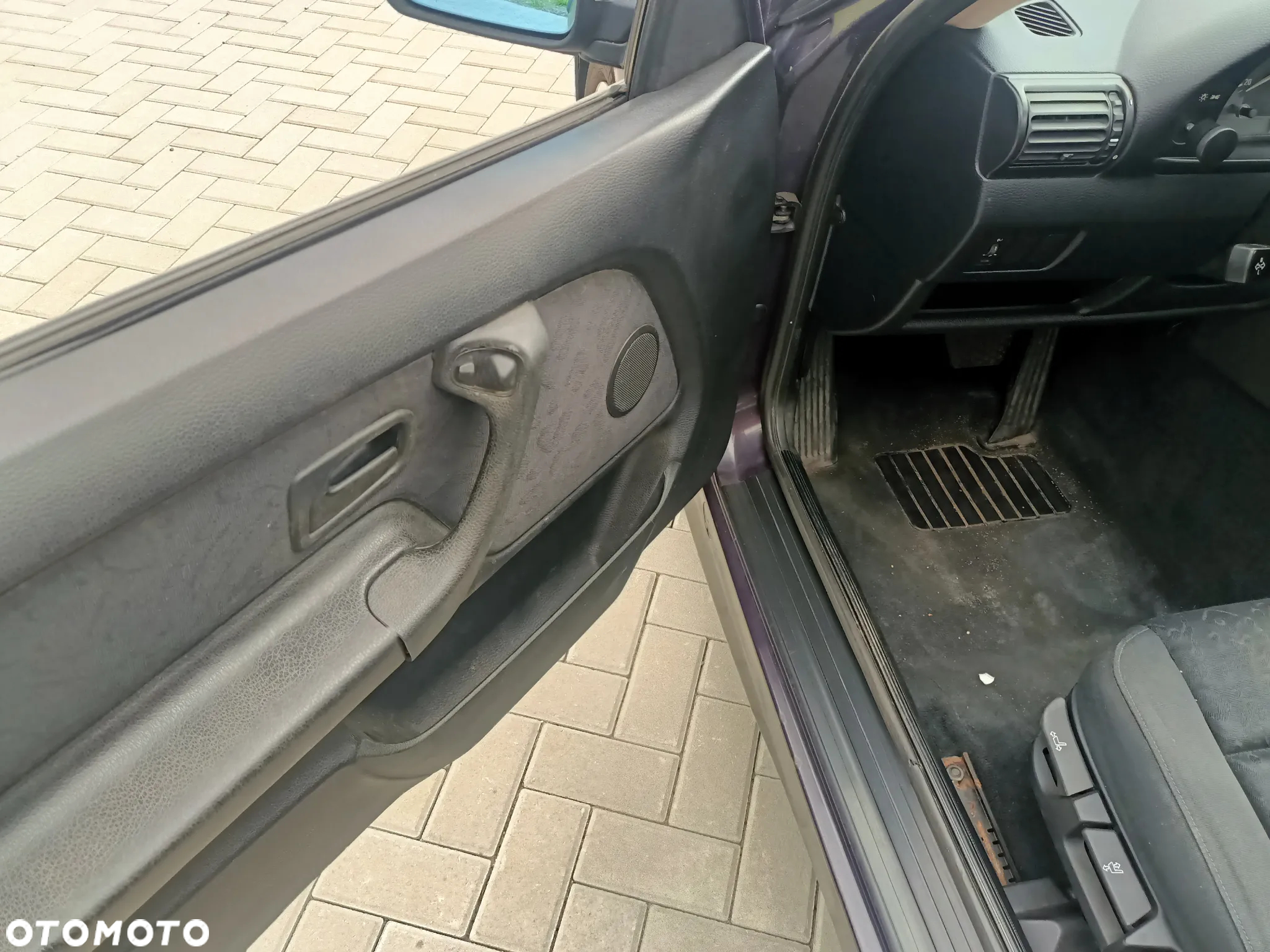 BMW Seria 3 316i - 12