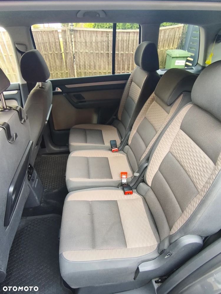 Volkswagen Touran 2.0 TDI DPF DSG Cross - 19