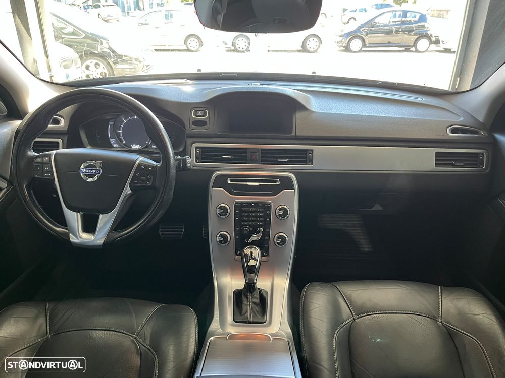 Volvo XC 70 2.0 D4 Momentum Geartronic - 9