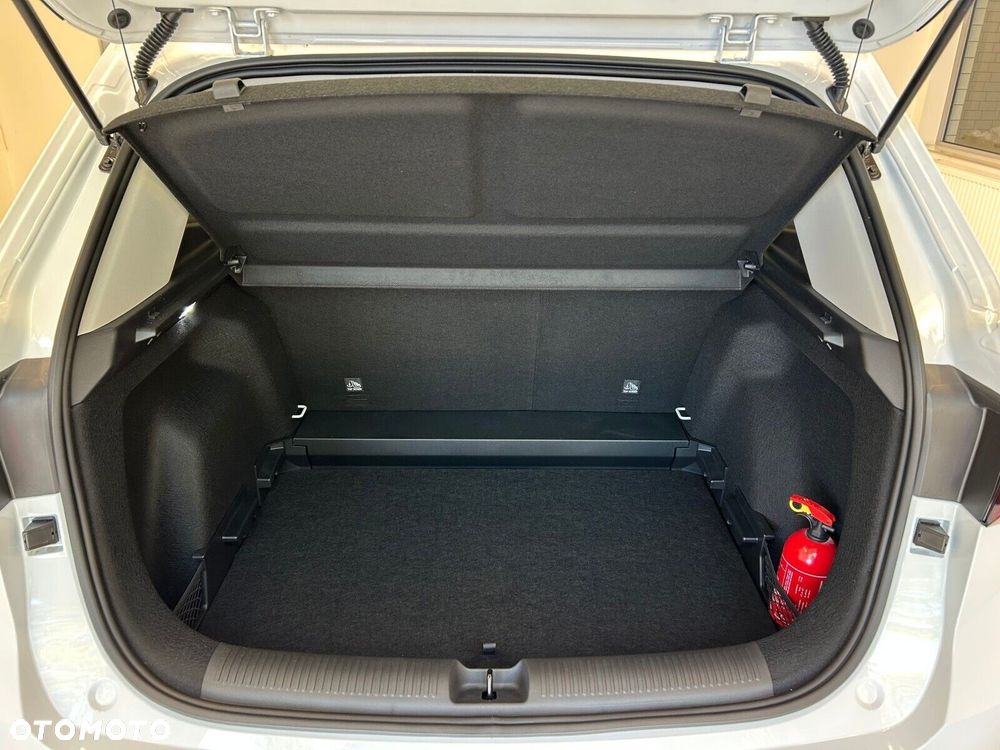 MG ZS - 13