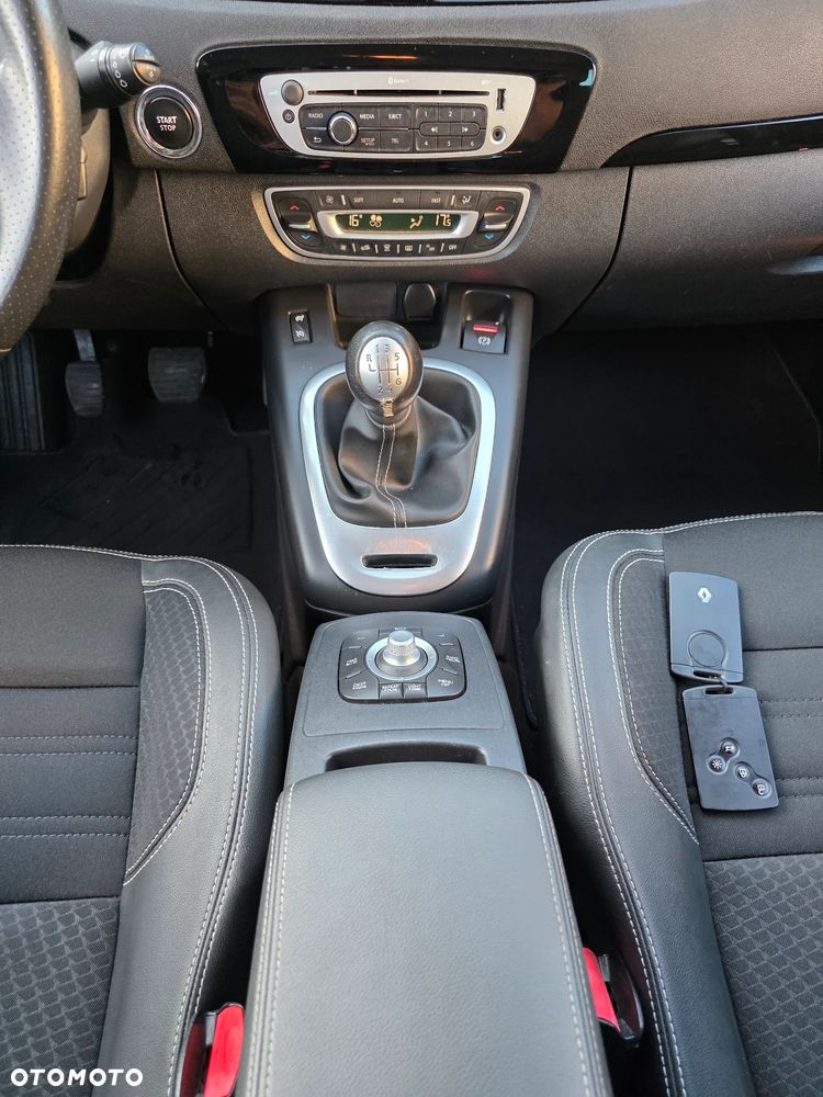 Renault Grand Scenic ENERGY TCe 115 Bose Edition - 38