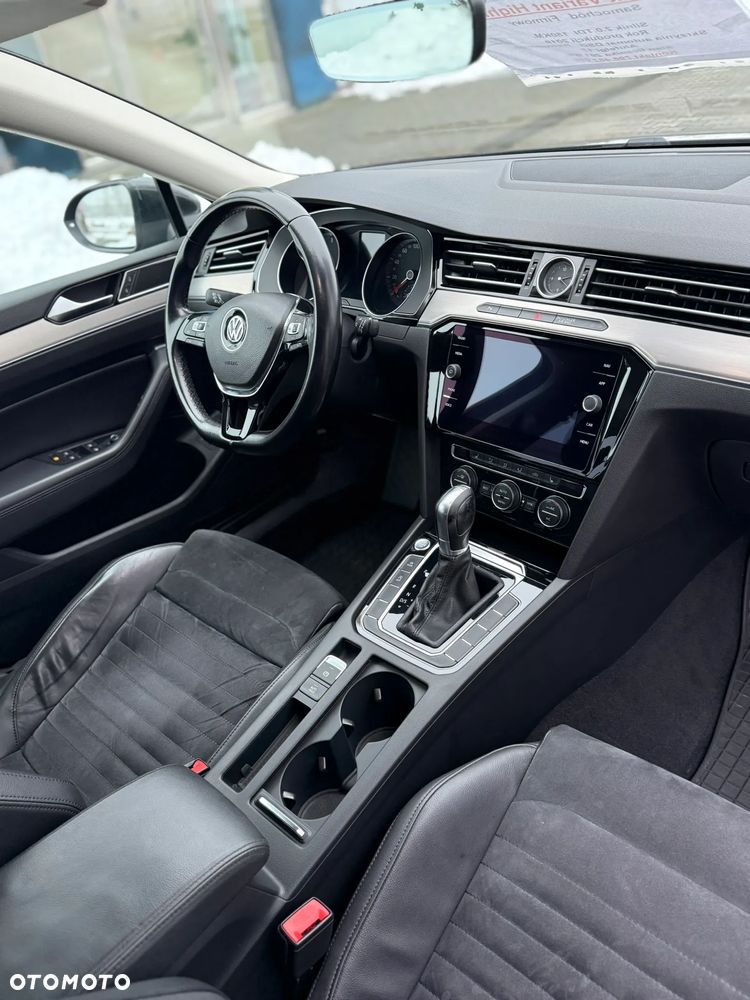 Volkswagen Passat Variant 2.0 TDI SCR DSG Highline - 26