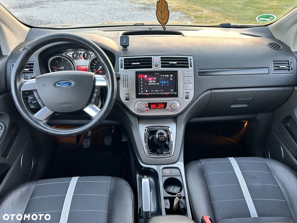 Ford Kuga 2.0 TDCi 4x4 Titanium - 24
