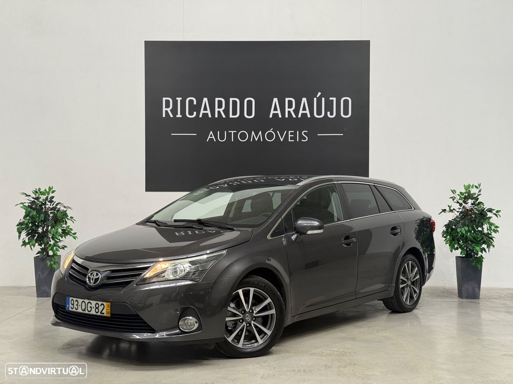 Toyota Avensis SW 2.0 D-4D Luxury - 1