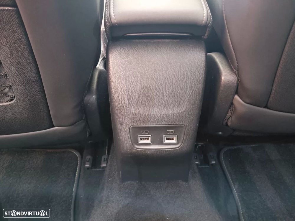 Peugeot e-2008 - 23