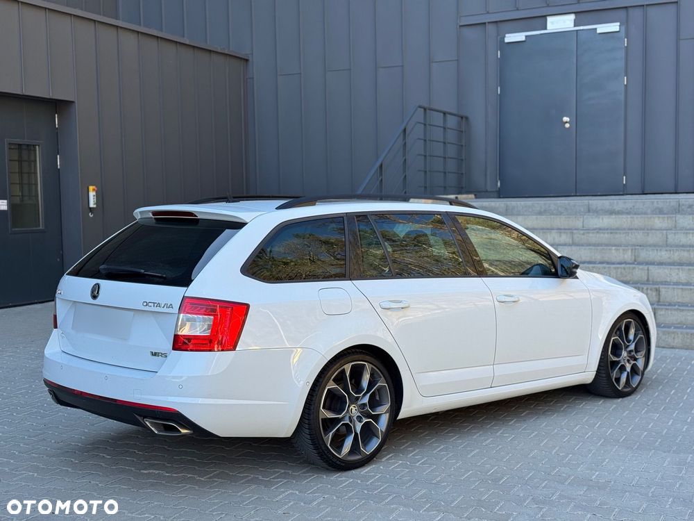 Skoda Octavia 2.0 TDI DSG RS - 11