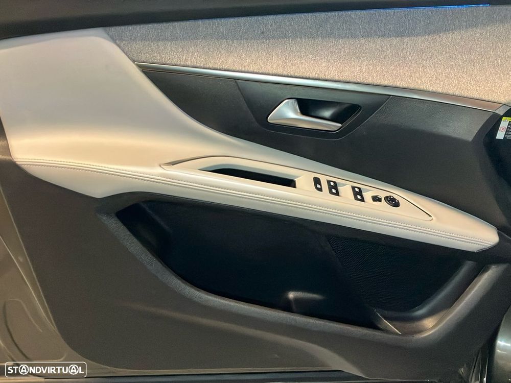 Peugeot 5008 1.2 PureTech Allure EAT8 - 21