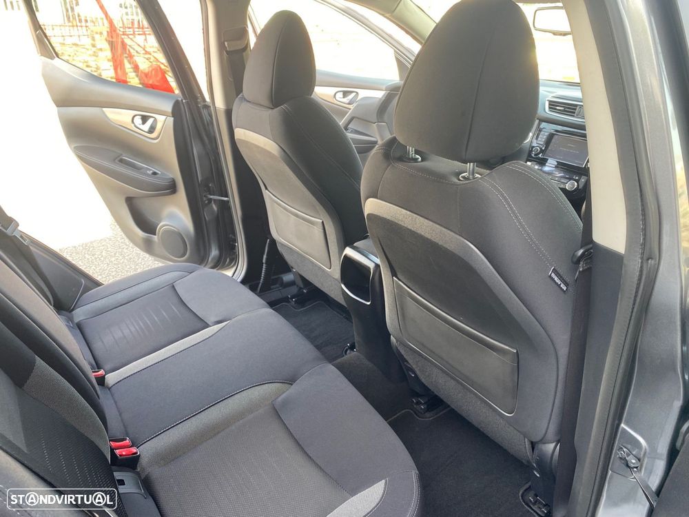 Nissan Qashqai 1.2 DIG-T N-Connecta 18 - 11