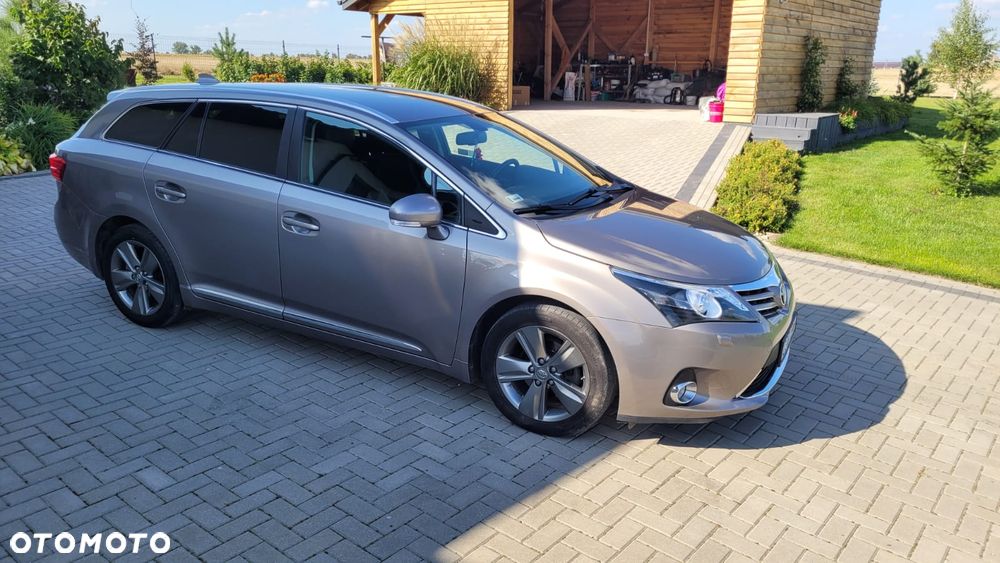 Toyota Avensis 2.0 Premium - 1