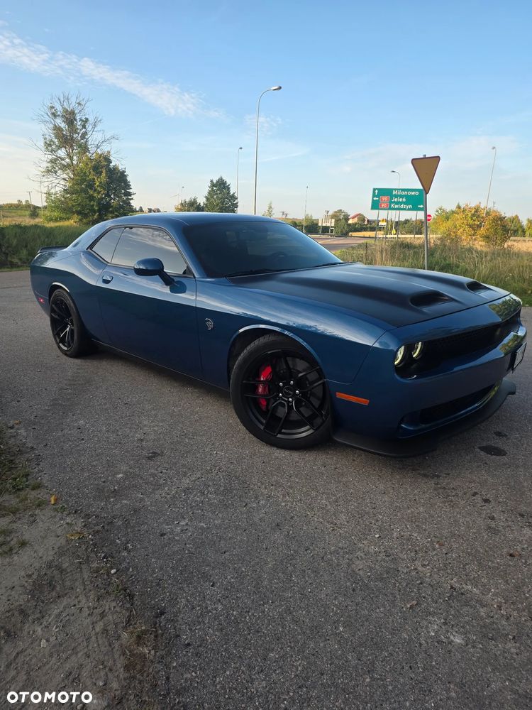 Dodge Challenger 6.2 Hellcat - 4