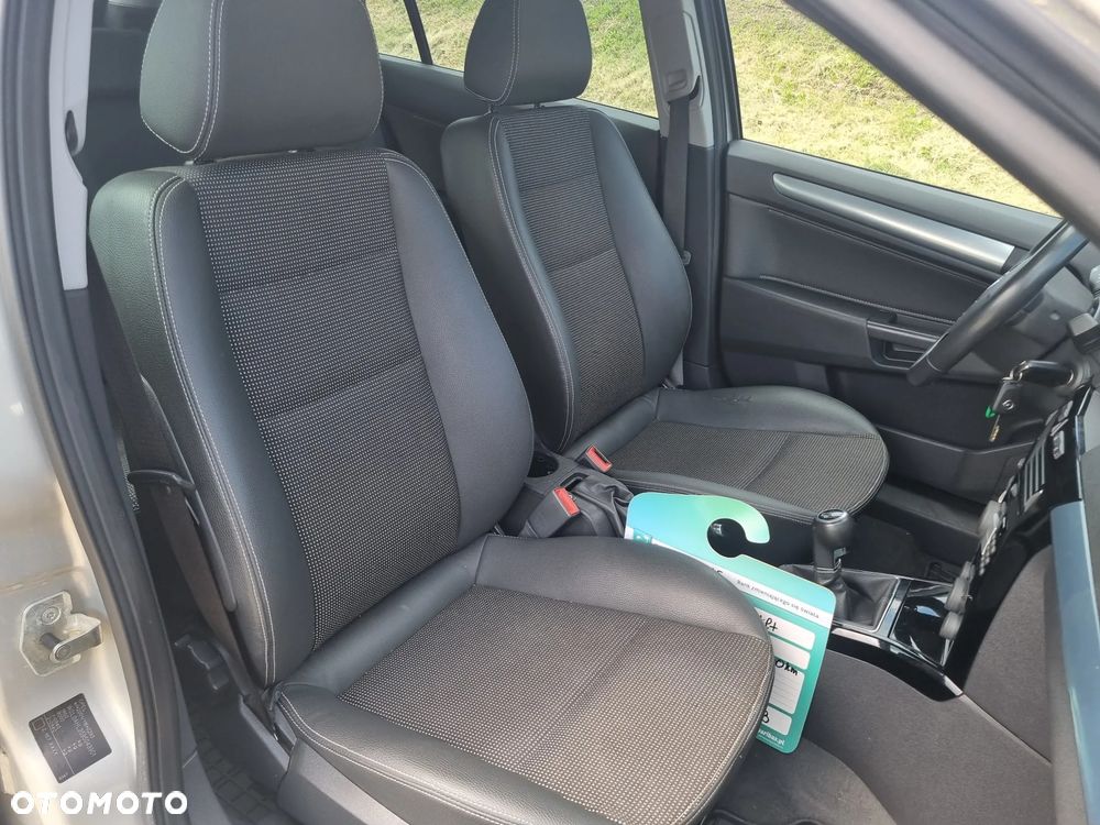Opel Astra 1.6 Caravan Cosmo - 16