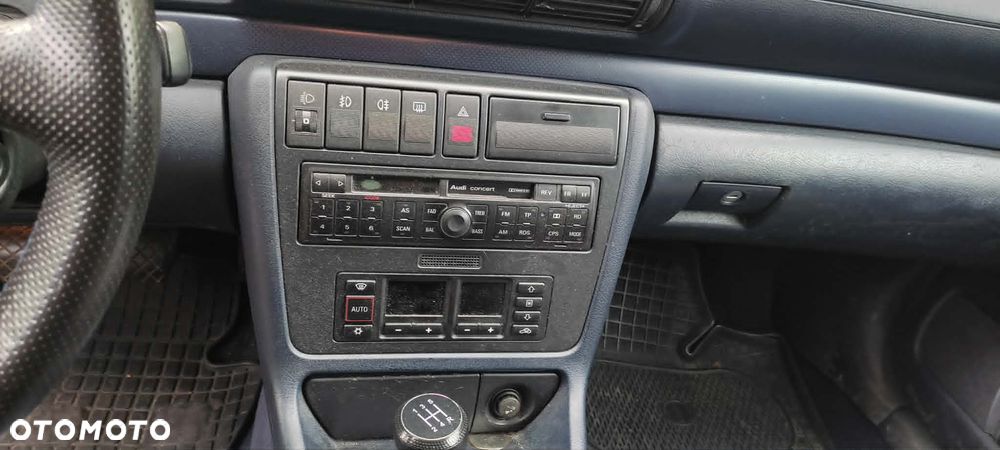 Audi A4 Limousine - 4