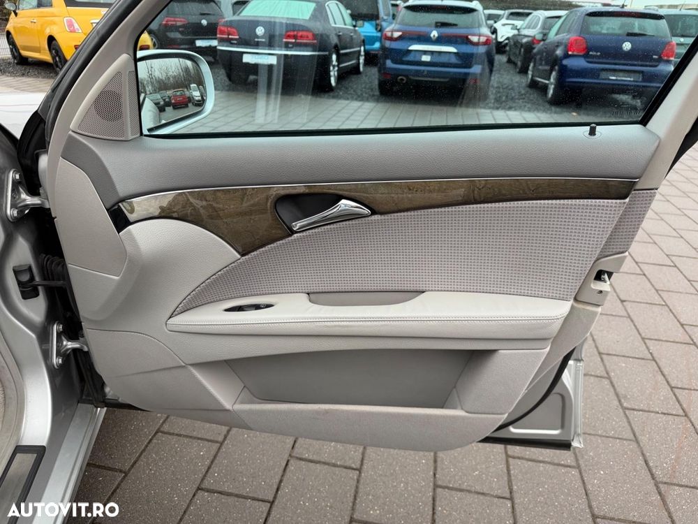 Mercedes-Benz E 240 4Matic Avantgarde - 20