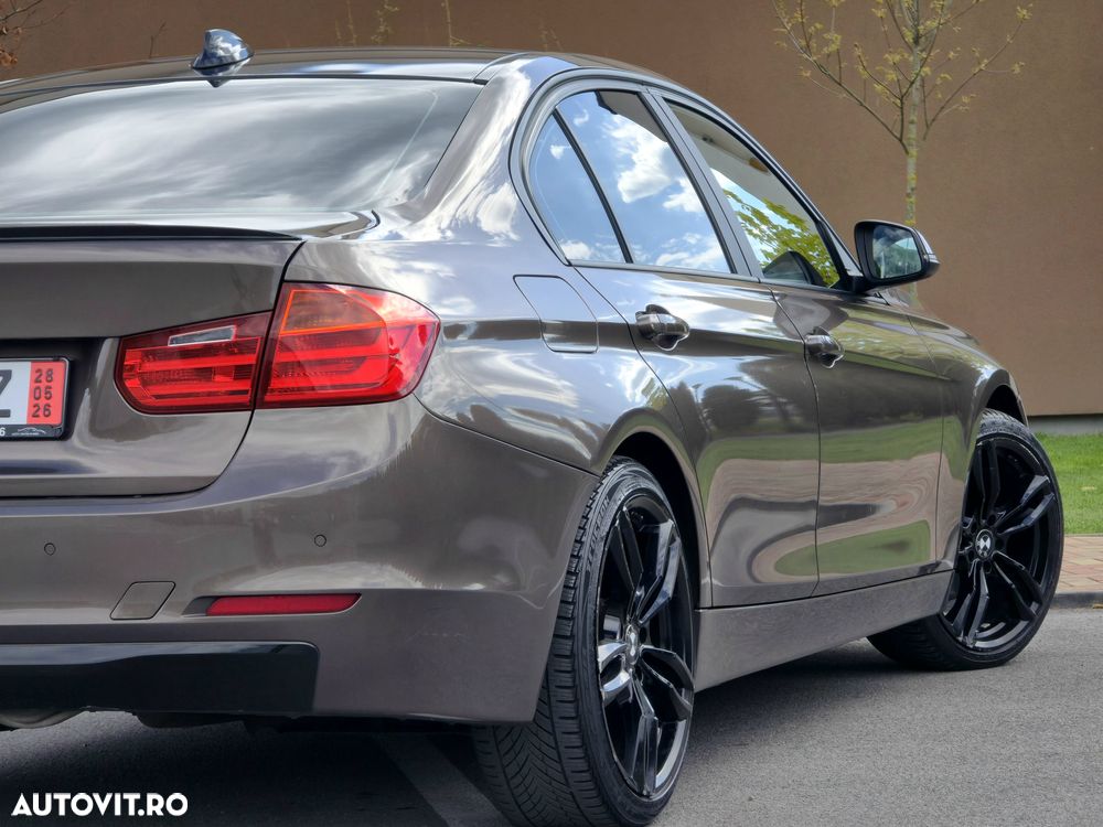 BMW Seria 3 320d Aut. Blue Performance Sport Line - 19