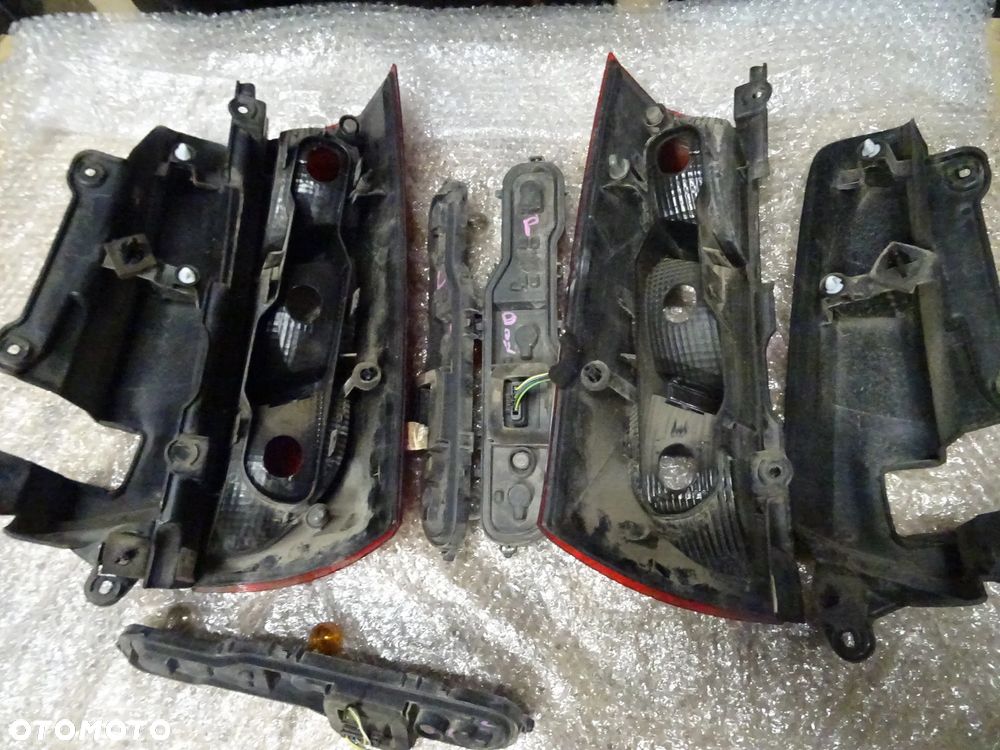 DACIA DOKKER LAMPA TYL TYLNA LEWA PRAWA WKLAD DO ZAROWEK LISTWA NAKLADKA NAD LAMPE ROZNE INNE CZESCI PYTAJ - 4