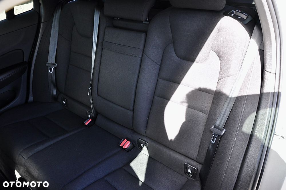 Volvo V60 B3 B Geartronic Momentum - 28