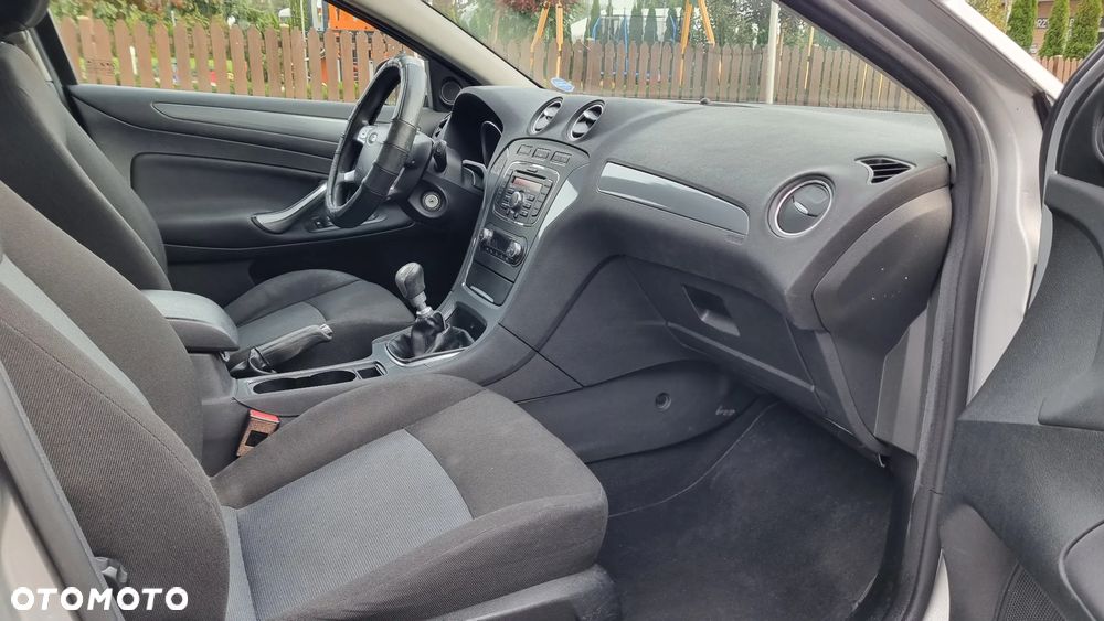 Ford Mondeo 1.6 TDCi Ambiente - 9